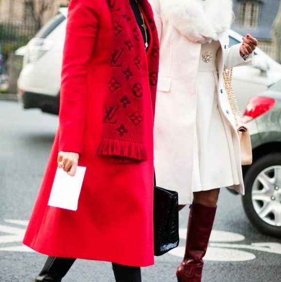 *SOLD* LOUIS VUITTON logmania scarf - Picture 7 of 13